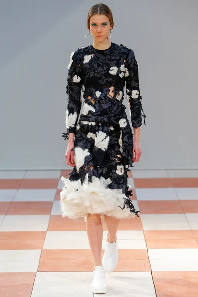 Look 10